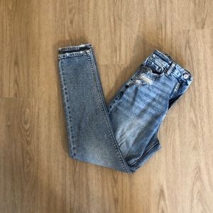American Eagle Curvy Mom Ripped Jeans